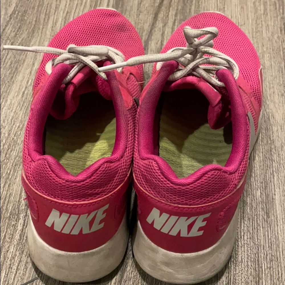 Nikes - Picture 3 of 6